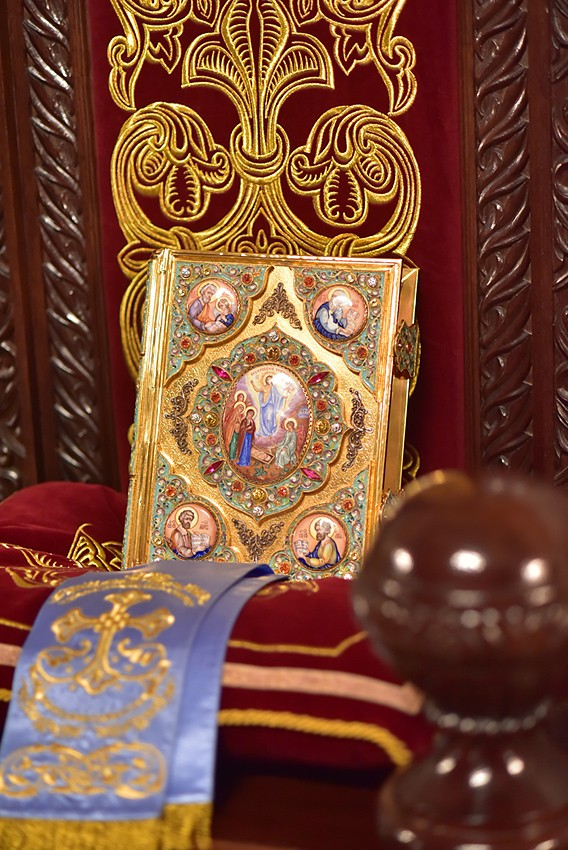 Патриаршее богослужение в московском Сретенском монастыре. Фото: Анатолий Горяинов / Православие.Ru