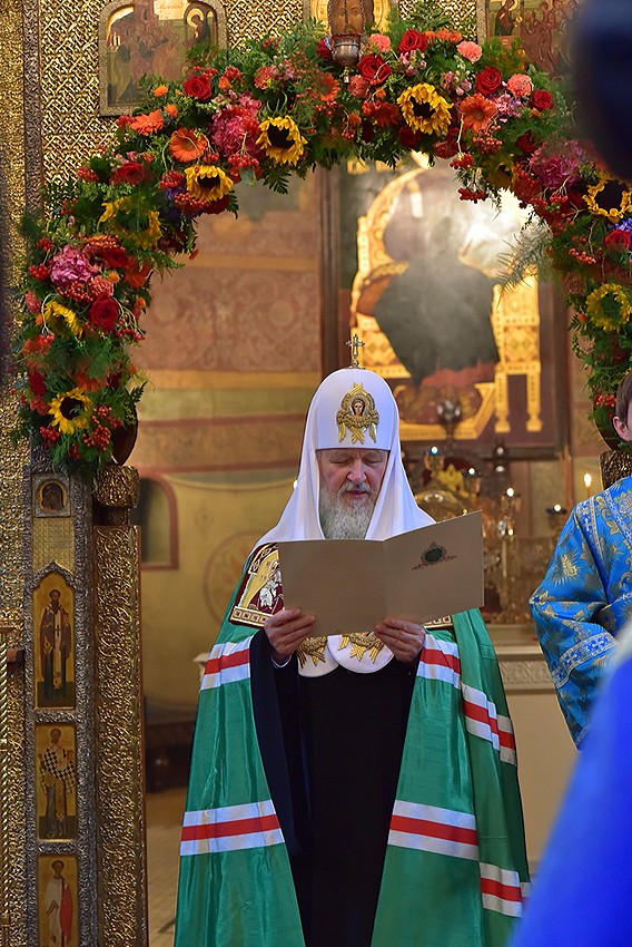 Патриаршее богослужение в московском Сретенском монастыре. Фото: Анатолий Горяинов / Православие.Ru