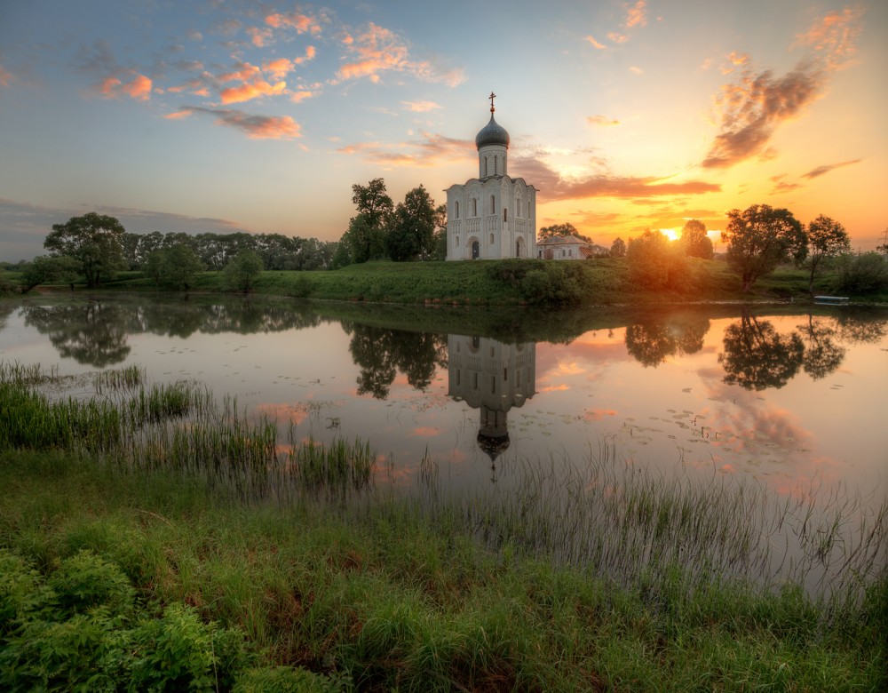 The Church of the Protection on the Nerl River celebrates it 850th anniversary!.  Church of the Protection on the Nerl  Photo: Edward Gorgeyev | egord.photosight.ru