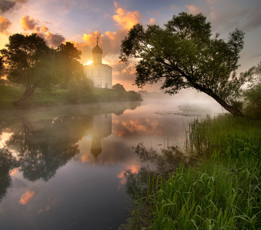 The Church of the Protection on the Nerl River celebrates it 850th anniversary!. Church of the Protection on the Nerl Photo: Edward Gorgeyev | egord.photosight.ru