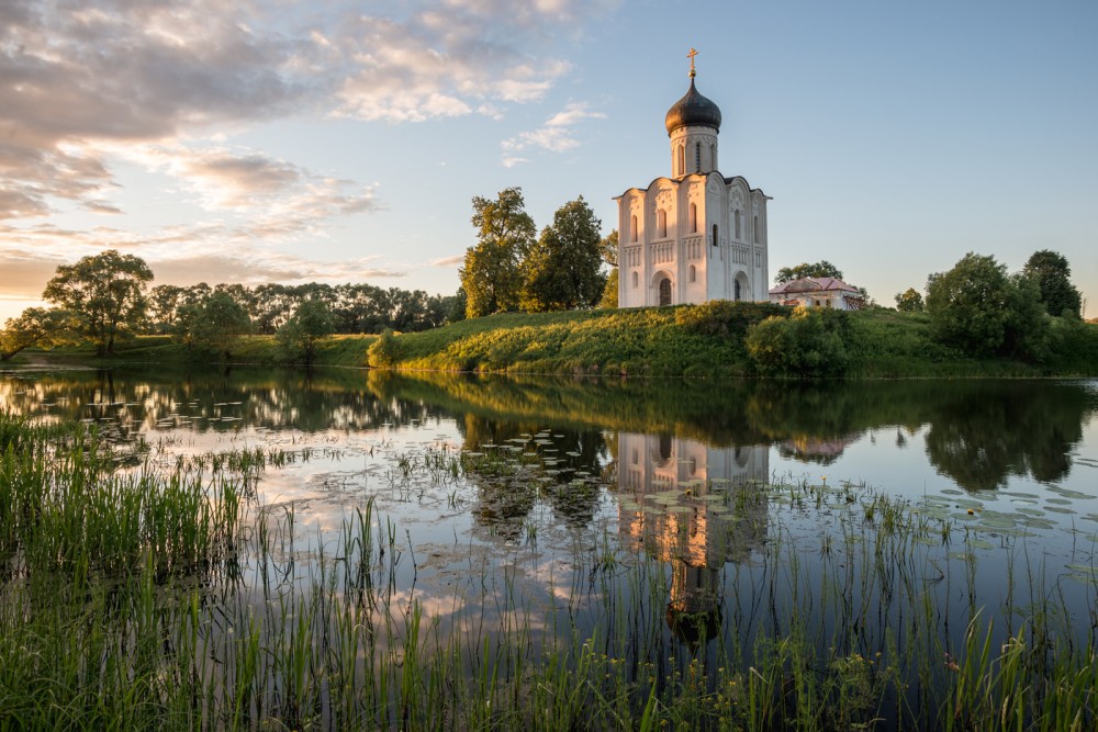 The Church of the Protection on the Nerl River celebrates it 850th anniversary!. Church of the Protection on the Nerl Photo: Tatiana Belyakova | mistral_t.photosight.ru