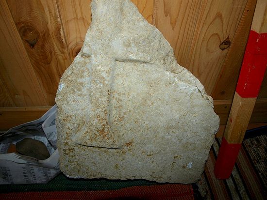 A fragment of a large marble cross, which was probably part on an ancient altar, has been found during the excavations of the Early Christian basilica near Bulgaria’s Rakitovo. Photo: Rakitovo Municipality