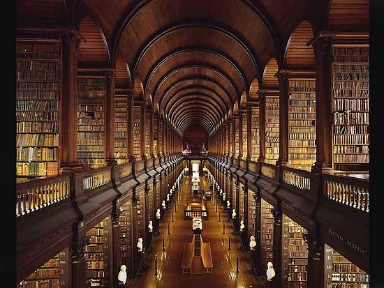 Библиотека Тринити колледжа в Дублине, Ирландия