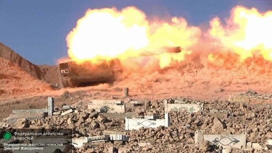 САУ «Гвоздика» ведёт огонь по позициям ИГ к востоку от Квейриса