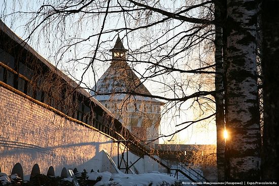 A fortified wall of the Prilutsk Monastery: photo by Archbishop Maximilian (Lazorenko) - Expo.Pravoslavie.Ru.