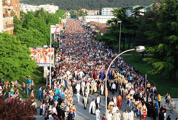 Традиционный Крестный ход в Никшиче собирает десятки тысяч верующих