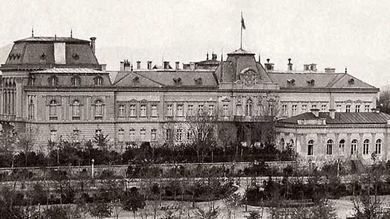 The Royal Palace in Sofia (photo from the beginning of the 20th century) is where Bulgaria’s first public celebration of Christmas with a Christmas tree took place in 1889. Photo: Bulgarian National Radio