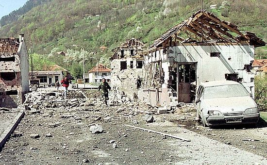 Црна Гора. Мурино после ваздушног напада НАТО-а, 1999. г.