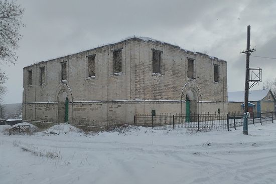 Покровски храм из XIX века, који је срушен у годинама Совјетског Савеза. Пре рата је планирано његово обнављање