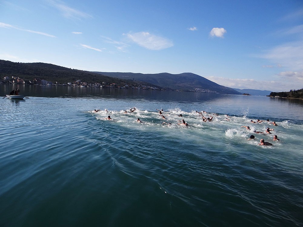 Swim for the cross in Mikoljska Bay.
