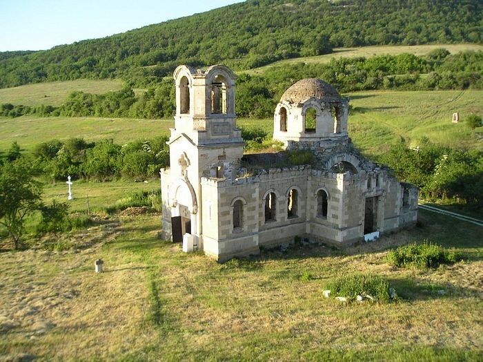 Храм ап. Луки. Село Лаки, Крым