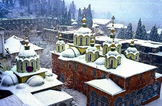 Русский православный монастырь на Афоне. Фото: isihazm.ru