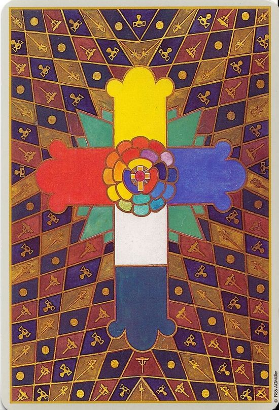 Роза и крест «Золотой Зари» – изображение на рубашке карт Таро Тота, разработанных сатанистом Алистером Кроули