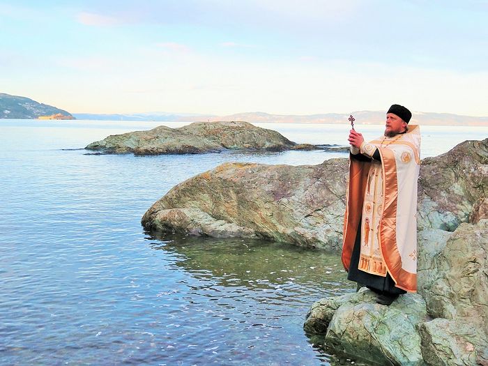 Традиционное освящение вод Норвежского моря