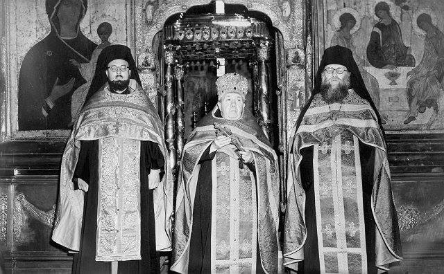 A celebration in the 1940's in the church of the Holy Trinity at the Trinity-St. Sergius Lavra with Hieromonk Denis (Chambault) of the Western Rite community in Paris 