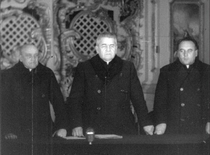Президиум Львовского Собора: отцы Антоний Пельвецький, Гавриил Костельник и Михаил Мельник
