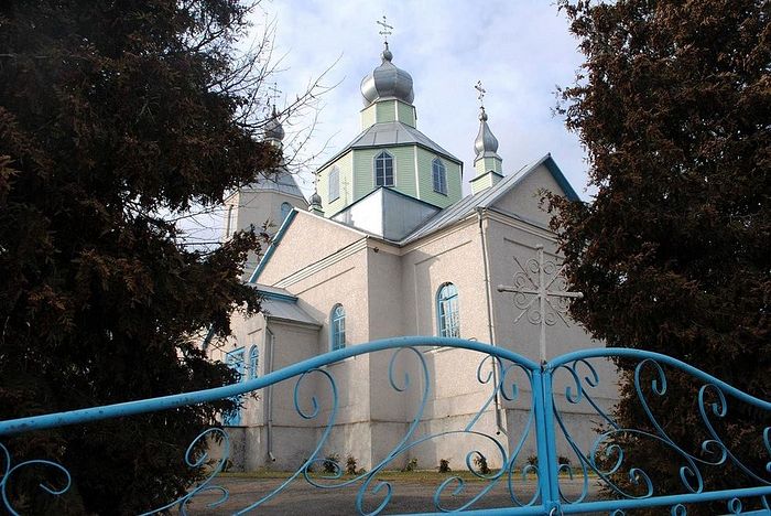 Храм св. праведной Анны в Кутах