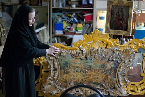 В реставрационной мастерской