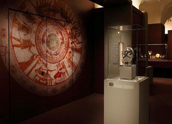 Bulgaria’s 2015 exhibition on Ancient Thrace in the Louvre Museum in Paris made headlines in French and international media. Photo: Louvre Museum Facebook Page