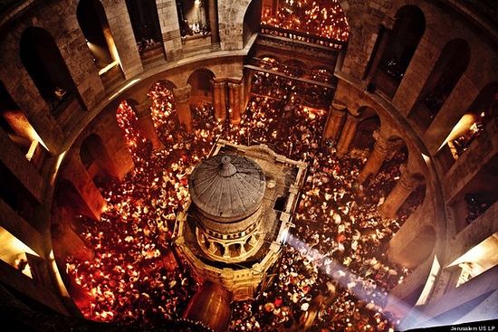 HOLY FIRE HAS DESCENDED IN CHURCH OF HOLY SEPULCHRE IN JERUSALEM
