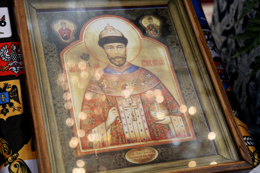 Мироточивая икона Николая II, царя-мученика на Валааме.