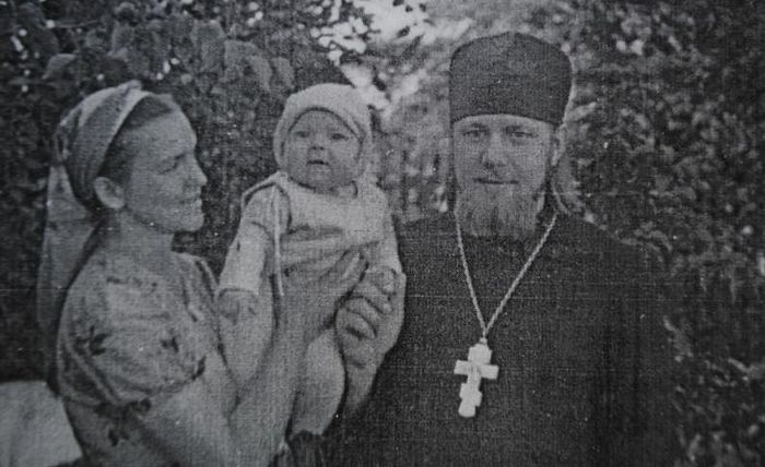 С матушкой Лидией и первенцем – Аннушкой, 1960 г.