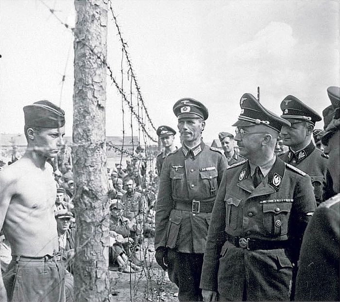Минск. Август. 1941. Гиммлер инспектирует лагерь для советских военнопленных