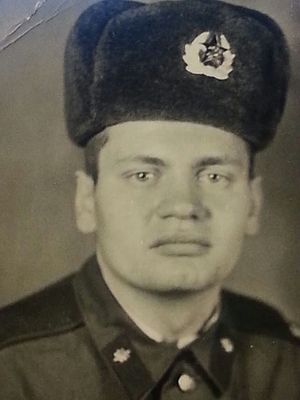 Солдат Стеняев О.В.: «То, что я когда-то служил в советской армии, помогло мне лучше понимать современных солдат»