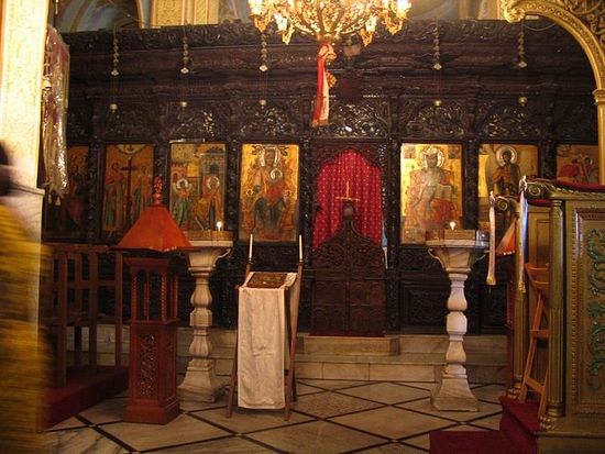 The Church in the entrance level is impressive and charming, as can be seen in the following photo