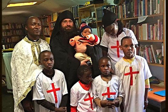 Монах Силуан (Браун) с православными африканцами