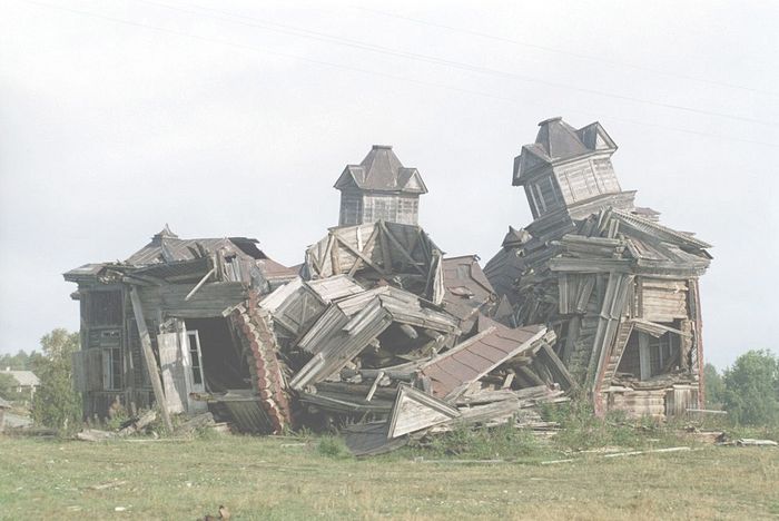 Саминский Погост. Россия. Вологодская область. Вытегорский р-н Слева Ильинская ц., справа руины Тихвинской ц. Фотография Уильяма Брумфилда.