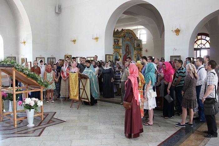 Храм Всех святых Церкви Русской в московском районе Новокосино