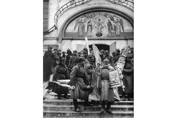 Изъятие церковных ценностей большевиками