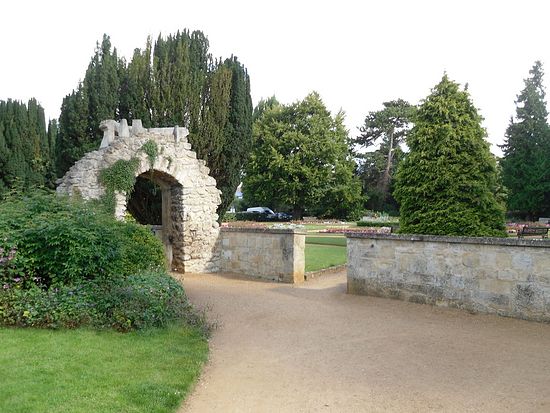 Abbey ruins and garden in Abingdon, Oxon (photo by Irina Lapa).