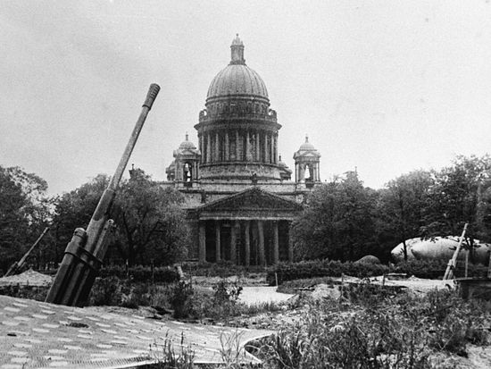 В Санкт‑Петербурге вспоминают самую трагическую страницу в истории Северной столицы