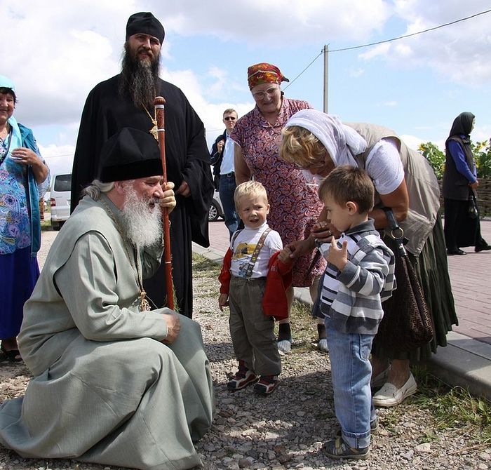 Беседа после богослужения в храме Илии Пророка в селе Ильинское, 2011 г.