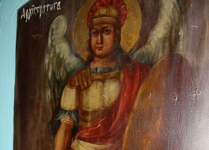 Обновившаяся икона Архангела Михаила
