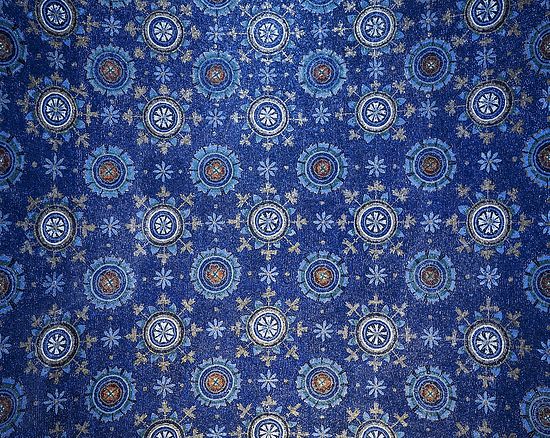Ceiling mosaic "Garden of Eden". The Mausoleum of Galla Placidia, Ravenna, Italy. Photo: https://en.wikipedia.org/