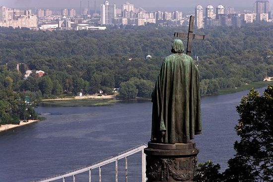 Dniepr River, Monument to Prince Vladimir Sviatoslavich, Kiev, Ukraine / Source: Alamy / Legion-Media