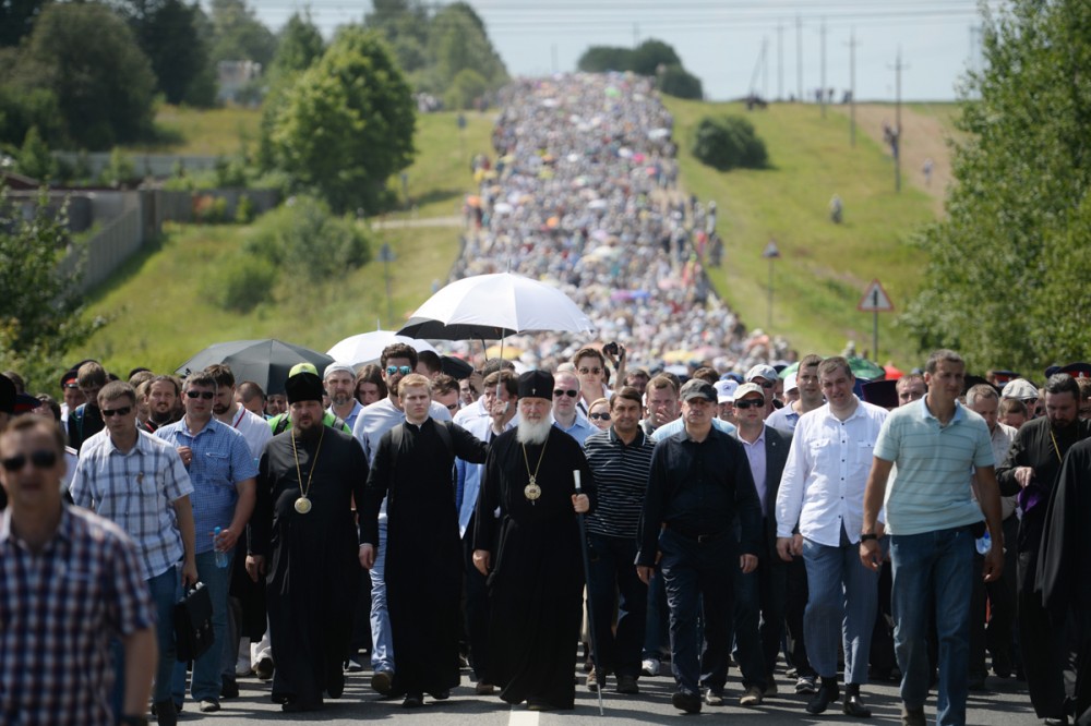 His Holiness Patriarch Kirill's 70th birthday.  Celebration of the 700th anniversary of St. Sergius of Radonezh. Cross procession from Khotkovo to Sergiev Posad. July 16, 2014. 