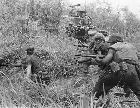 U.S. Marines in Operation Allen Brook in 1968. Photo: https://en.wikipedia.org/