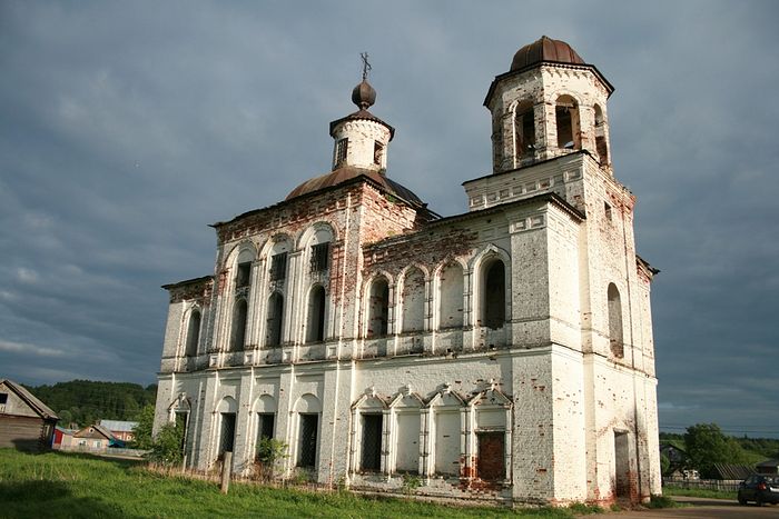 Храм Богоявления в деревне Ляли