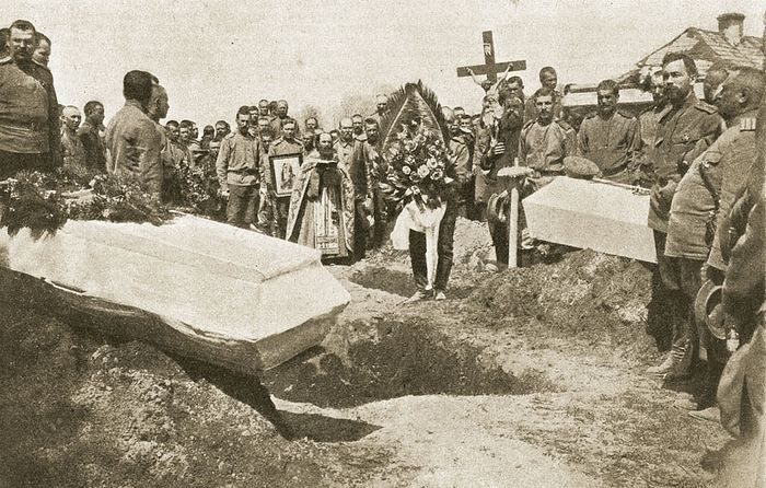 Похороны на фронте. 1915 г.