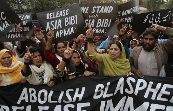 Protesters demand release of Asia Bibi, in Lahore, Pakistan, November 21, 2010. (PHOTO: MOHSIN RAZA)