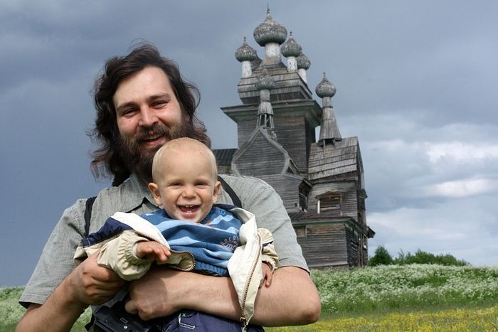 Священник Алексий Яковлев с сыном