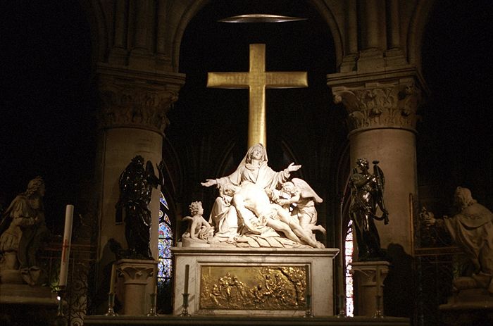 В Соборе Парижской Богоматери. Фото: РИА Новости/Владимир Федоренко