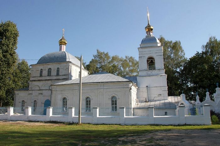 Приходской храм Воскресения Словущего села Сушки