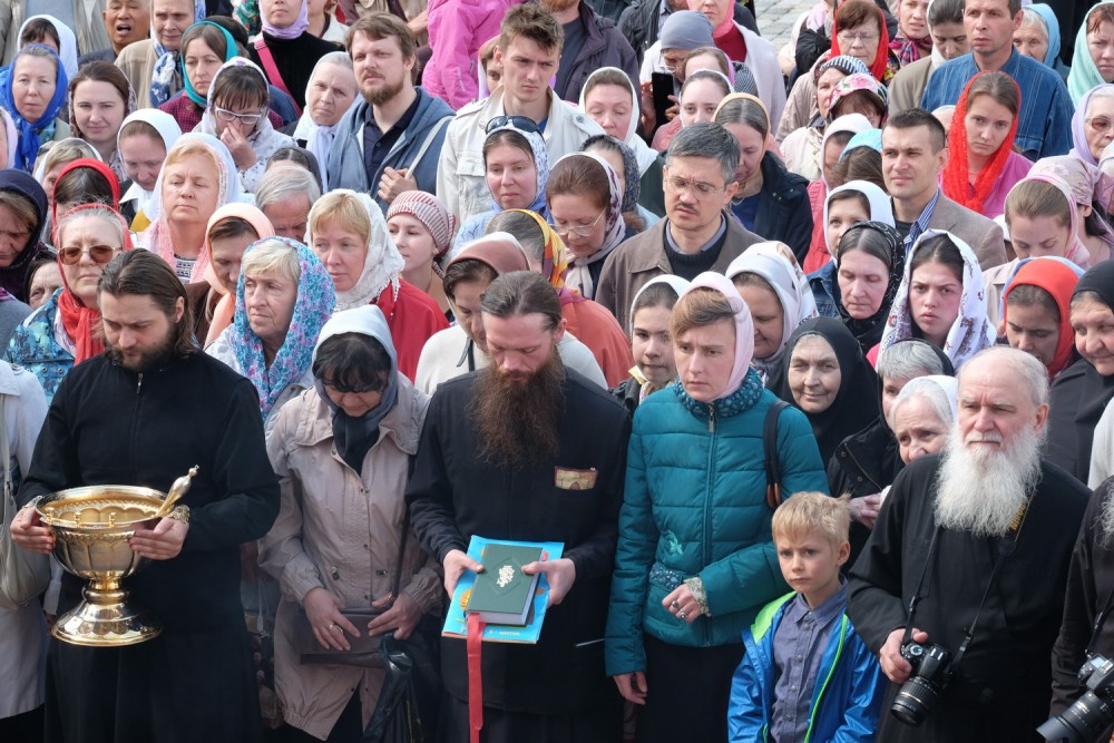 The feast of the “Life-Giving Spring” Icon of the Mother of God at the Holy Trinity-St. Sergius Lavra.  Photo: Anatoly Goryanov./ Pravoslavie.ru
