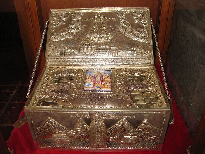 Ковчег с частицей мощей святителя Луки из монастыря Сагмата