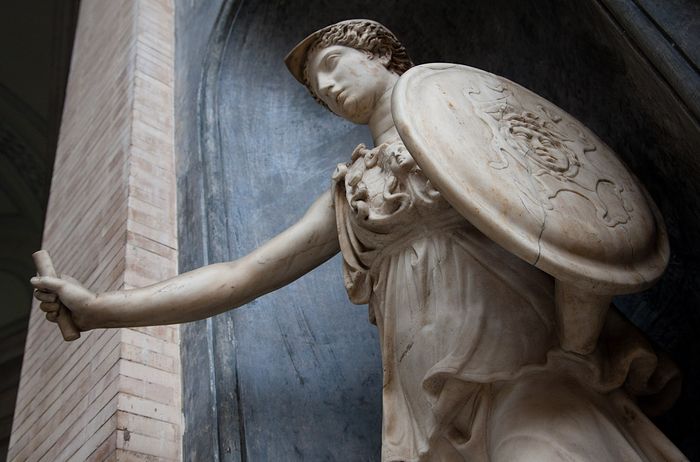 Статуя богини Афины в Ватикане